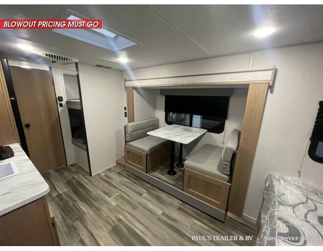 2022 Prime Time Avenger LT 17BHS Travel Trailer at Pauls Trailer and RV Center STOCK# 22A3999 Photo 4