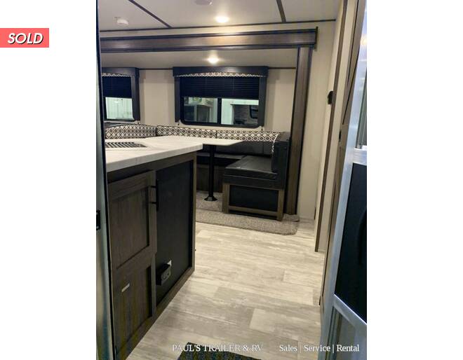 2021 Prime Time Avenger 27DBS Travel Trailer at Pauls Trailer and RV Center STOCK# 21A9804 Photo 10