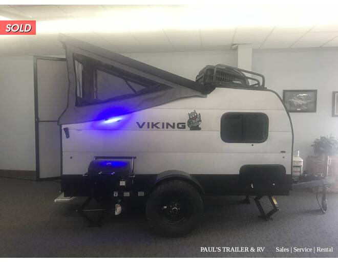 2021 Coachmen Viking Express 9.0TD Folding at Pauls Trailer and RV Center STOCK# 21V9237 Photo 7