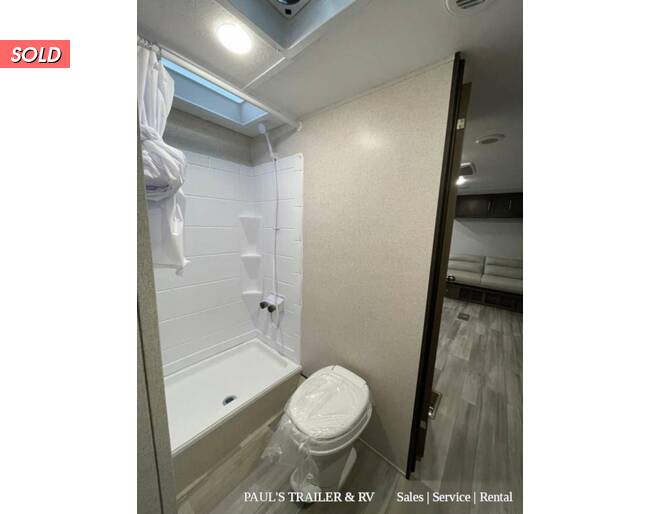 2022 Coachmen Clipper 262BHS Travel Trailer at Pauls Trailer and RV Center STOCK# 22CL9594 Photo 12
