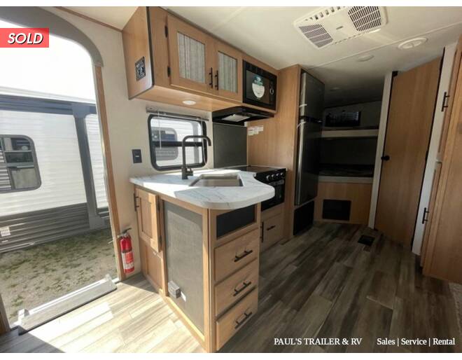 2022 Prime Time Avenger 24BHS Travel Trailer at Pauls Trailer and RV Center STOCK# 22A2366 Photo 17