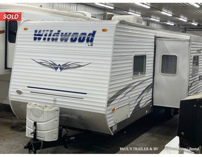 2009 Wildwood LE 29QBSS Travel Trailer at Pauls Trailer and RV Center STOCK# U09W3694 Photo 3