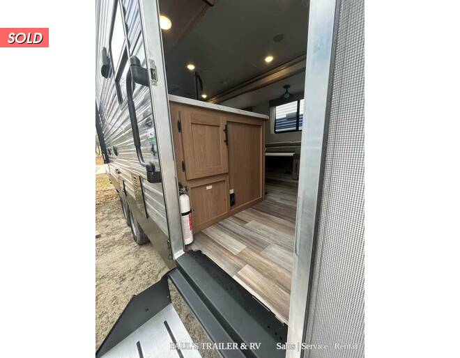 2023 Prime Time Avenger 27RBS Travel Trailer at Pauls Trailer and RV Center STOCK# 23A5767 Photo 12