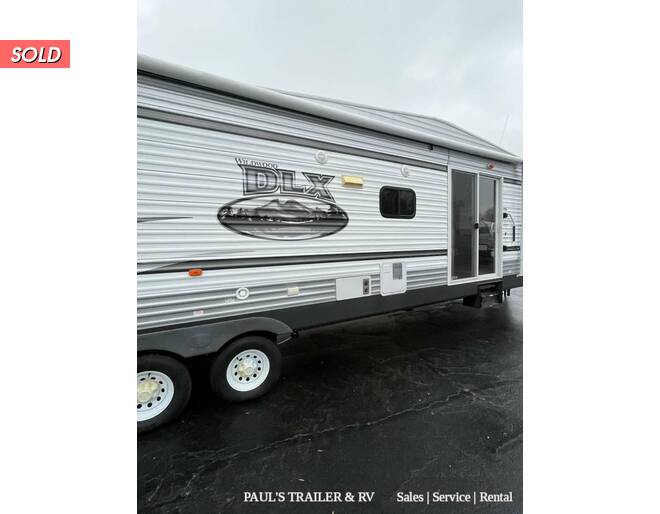 2014 Wildwood Lodge DLX 39FDEN Travel Trailer at Pauls Trailer and RV Center STOCK# u14w4096 Photo 38
